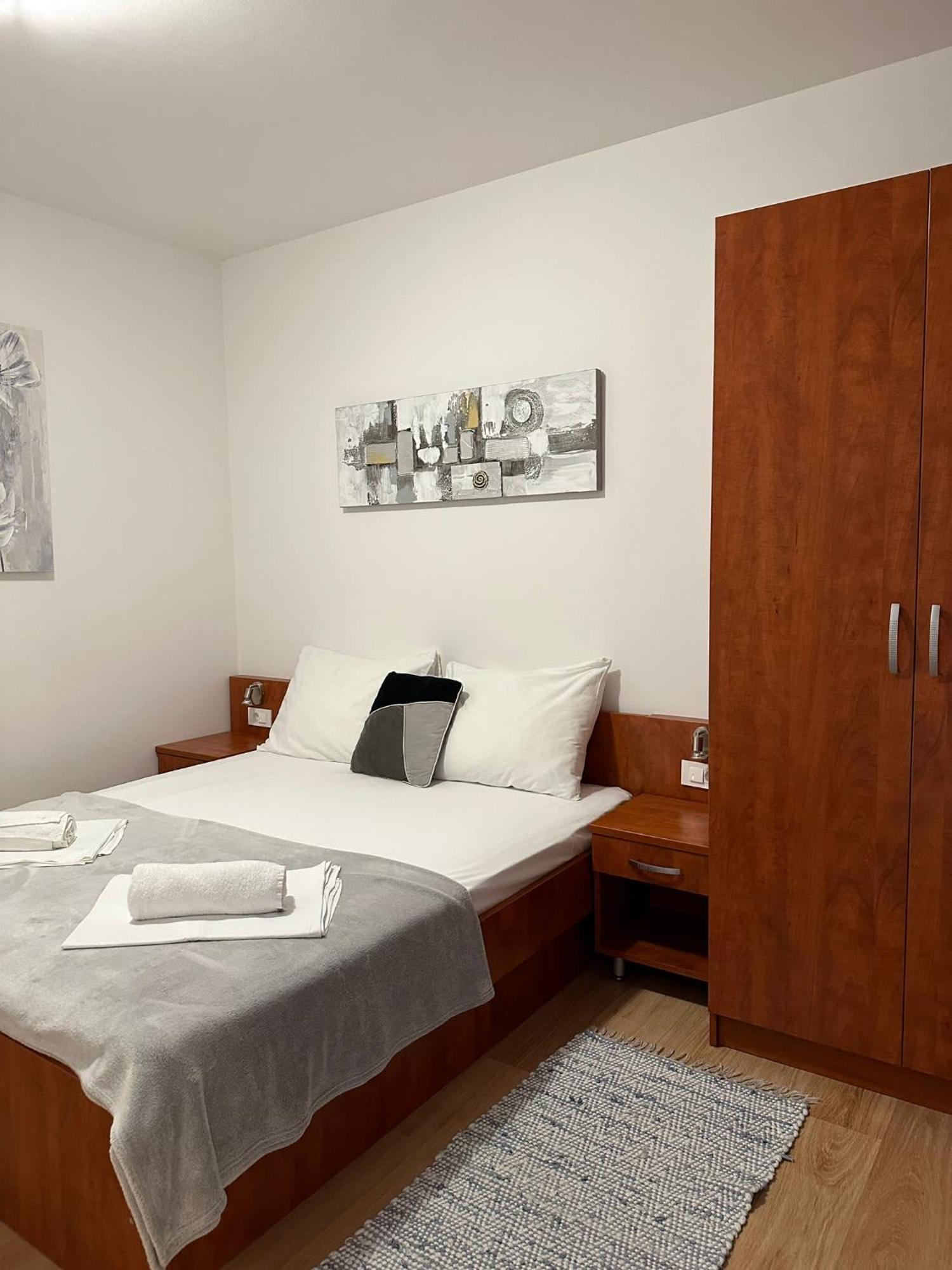 Apartmani Samec 诺瓦利娅 外观 照片