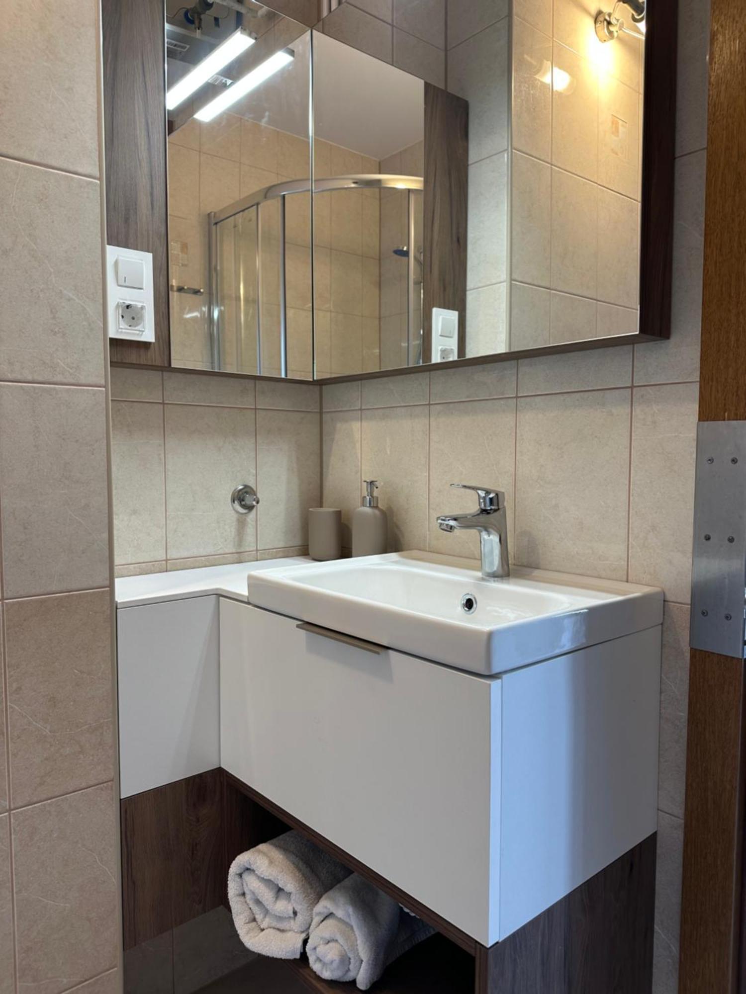 Apartmani Samec 诺瓦利娅 外观 照片