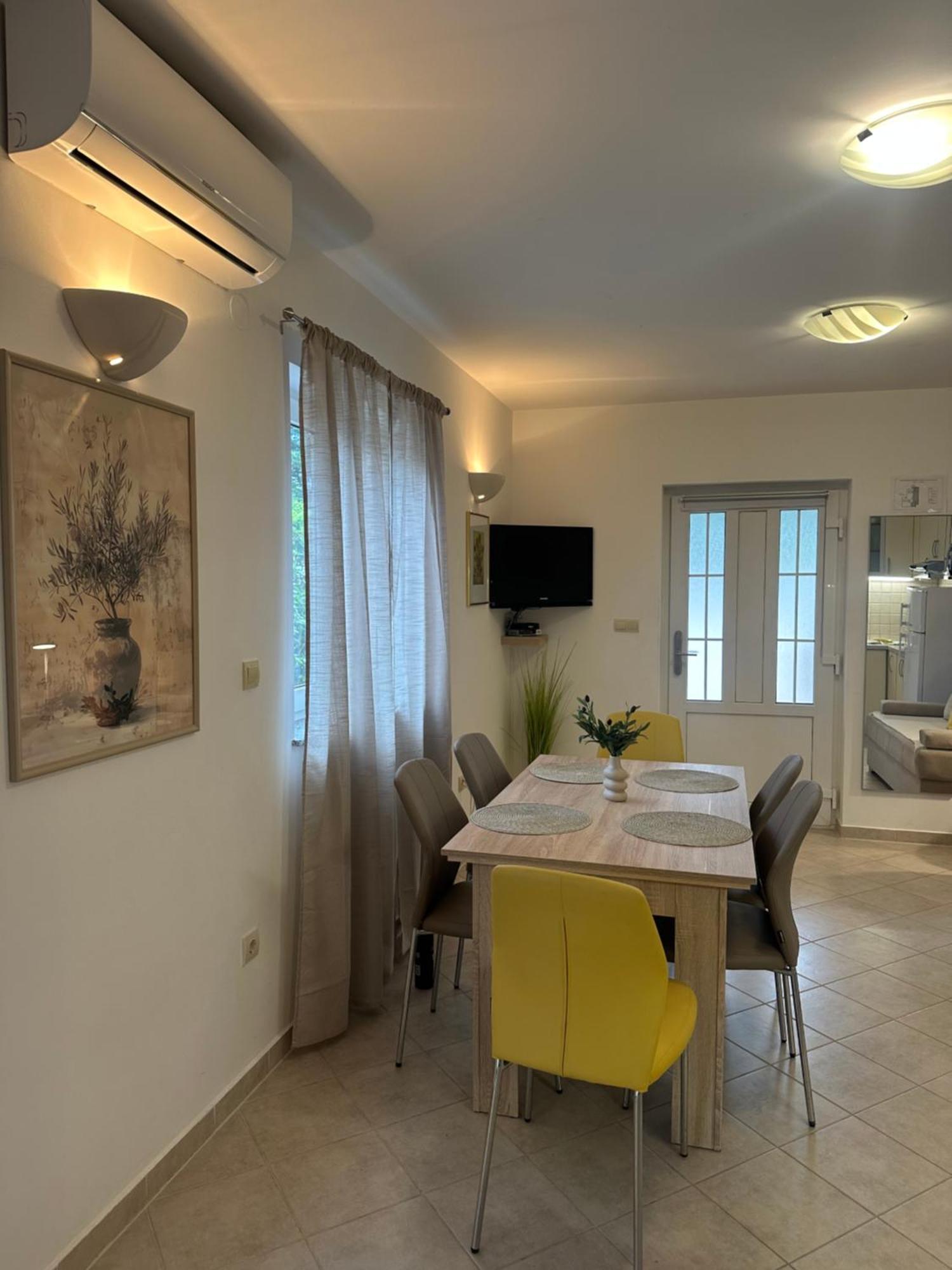 Apartmani Samec 诺瓦利娅 外观 照片