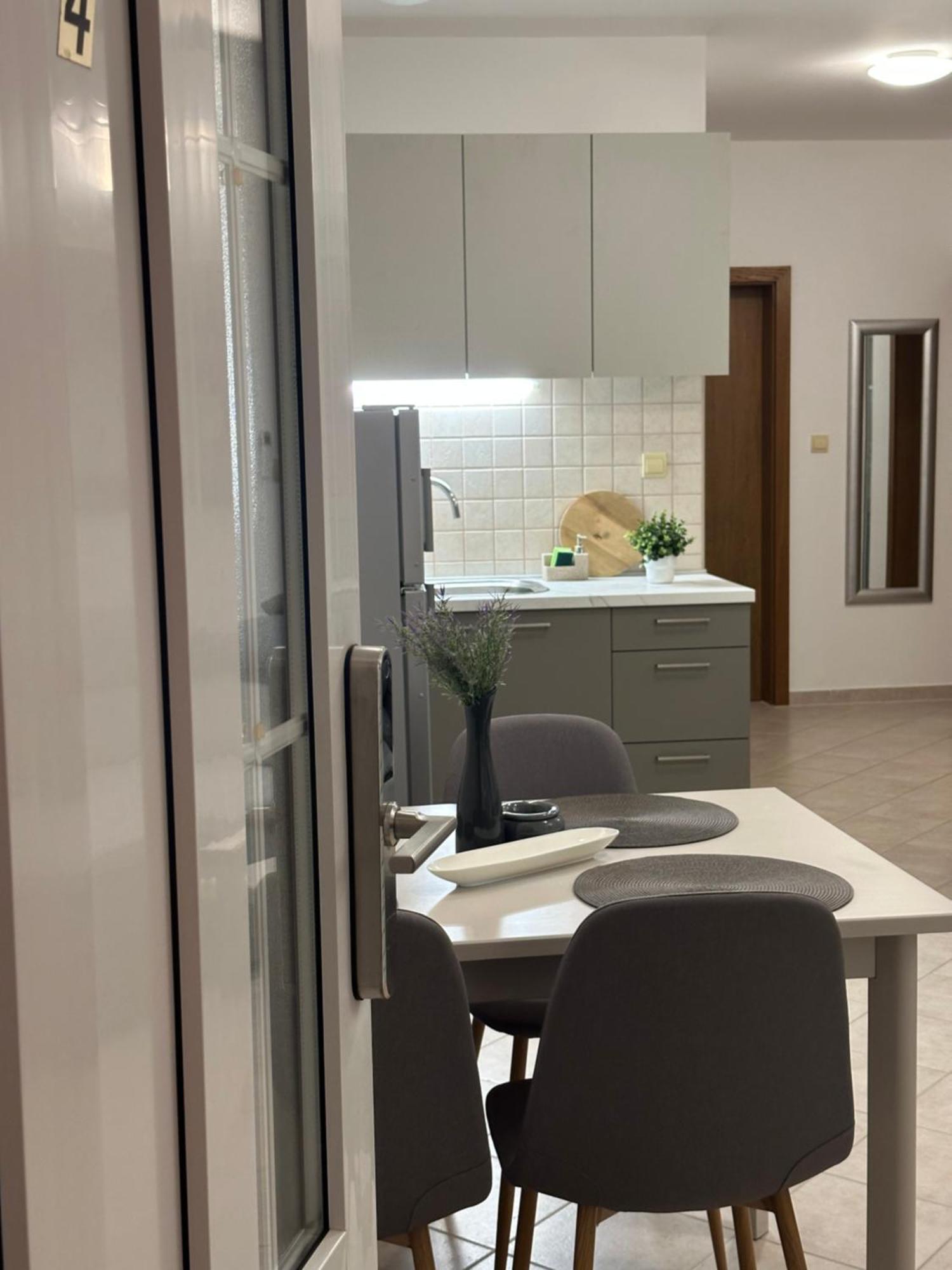 Apartmani Samec 诺瓦利娅 外观 照片