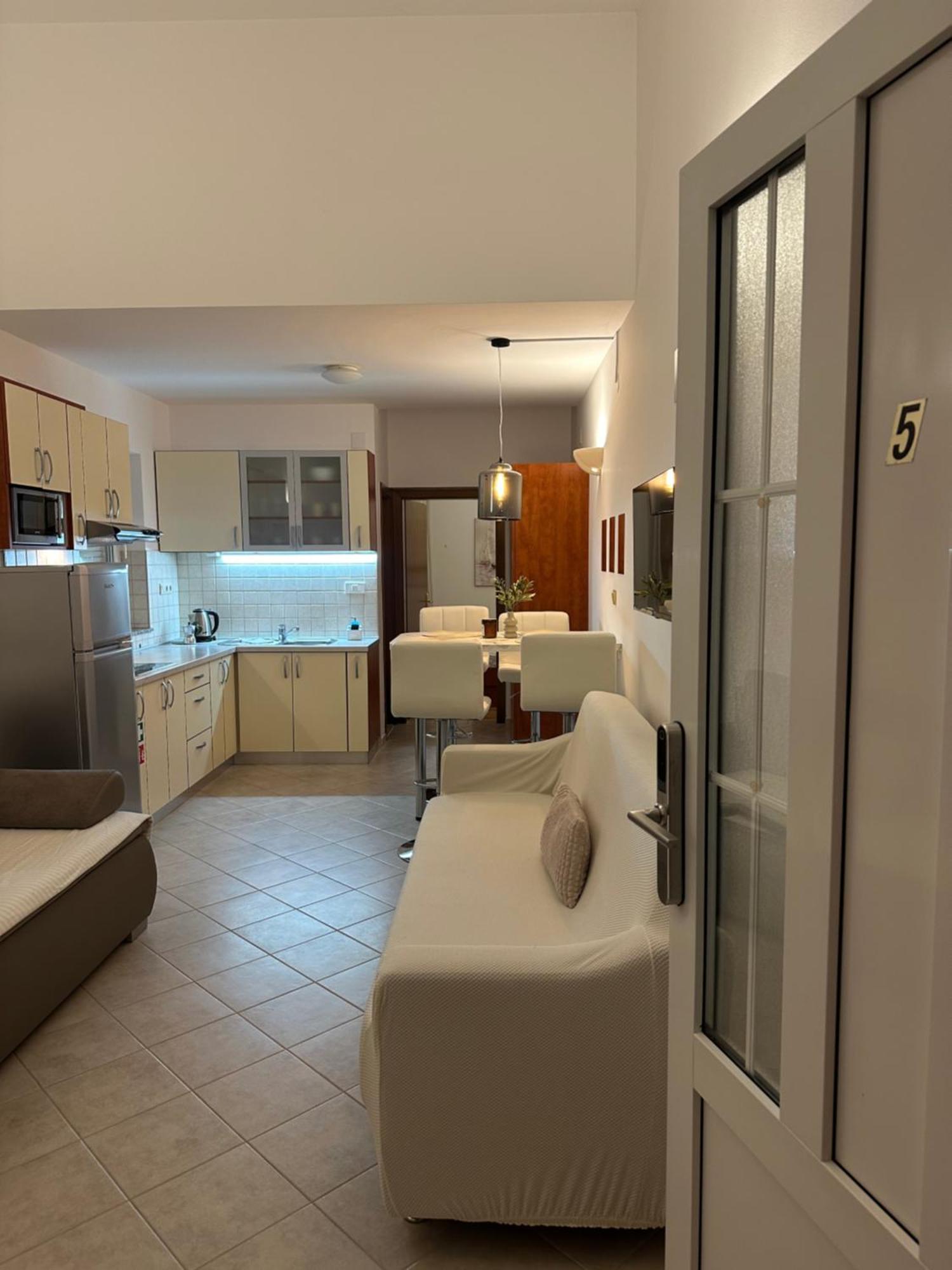 Apartmani Samec 诺瓦利娅 外观 照片