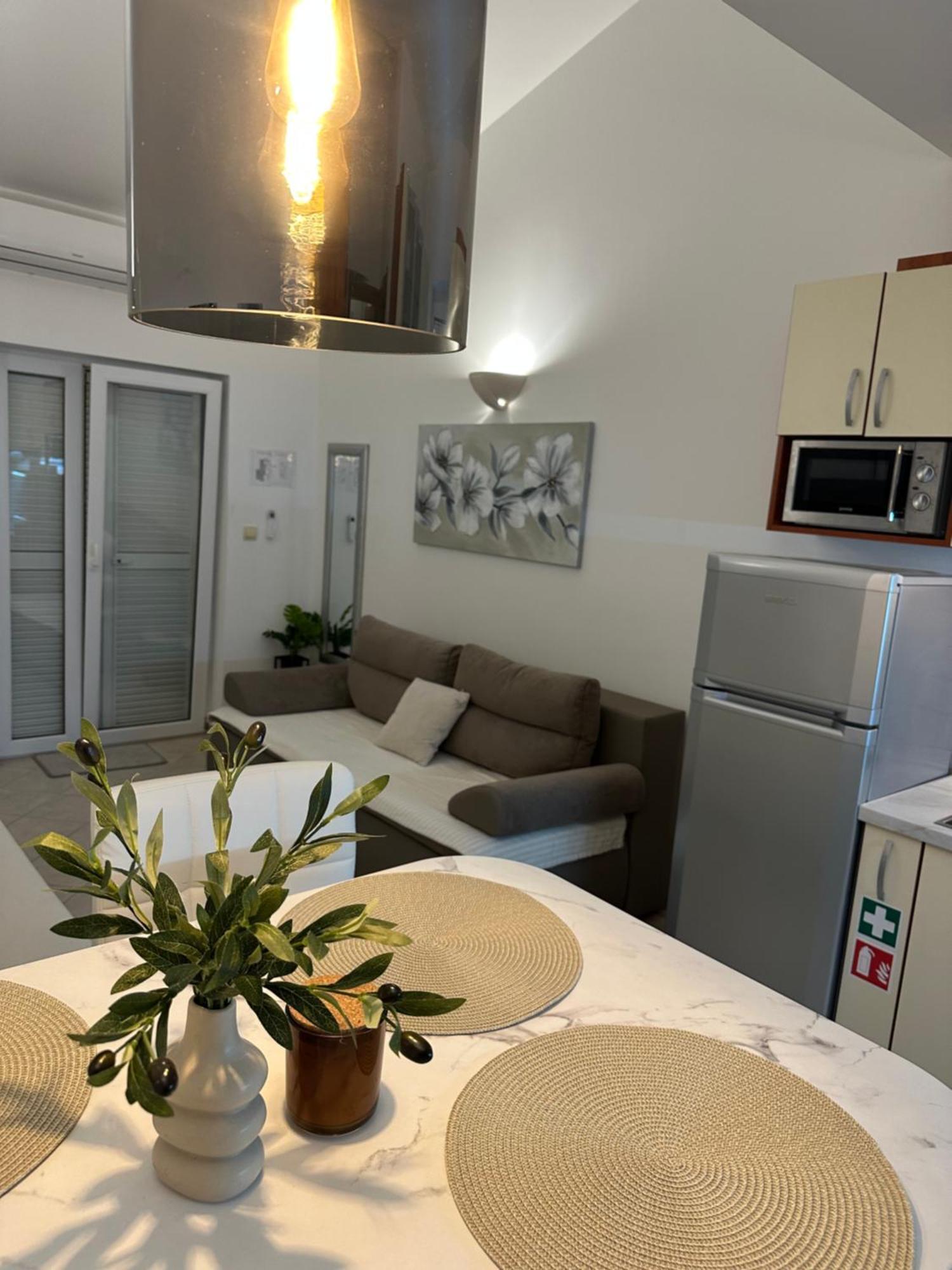 Apartmani Samec 诺瓦利娅 外观 照片